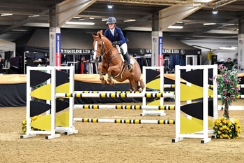 Nicole Pavitt takes first place in the SEIB Winter Novice Qualifier at Arena UK